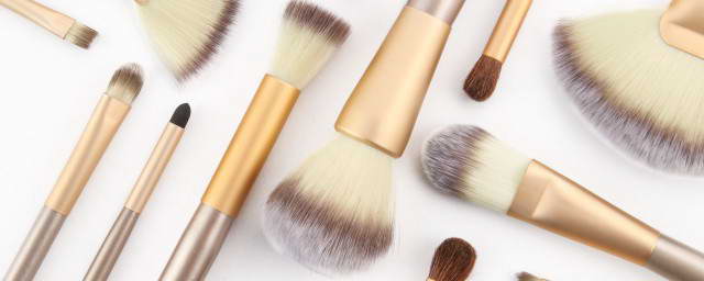 A股午评 | 创业板指上涨逾2% 光伏等赛道活跃 券商股表现强劲